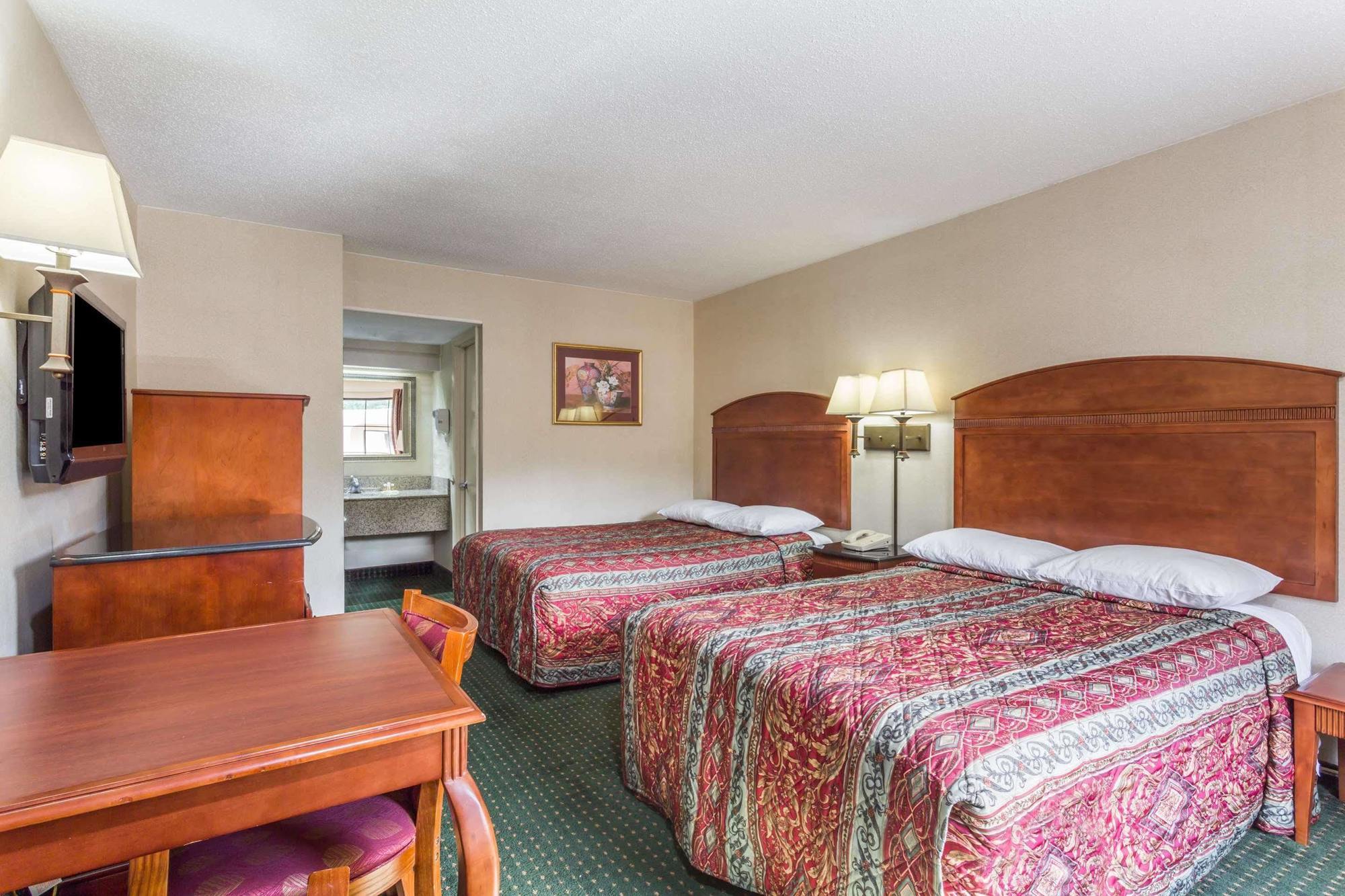 Days Inn By Wyndham Camp Springs Andrews Afb Exterior foto